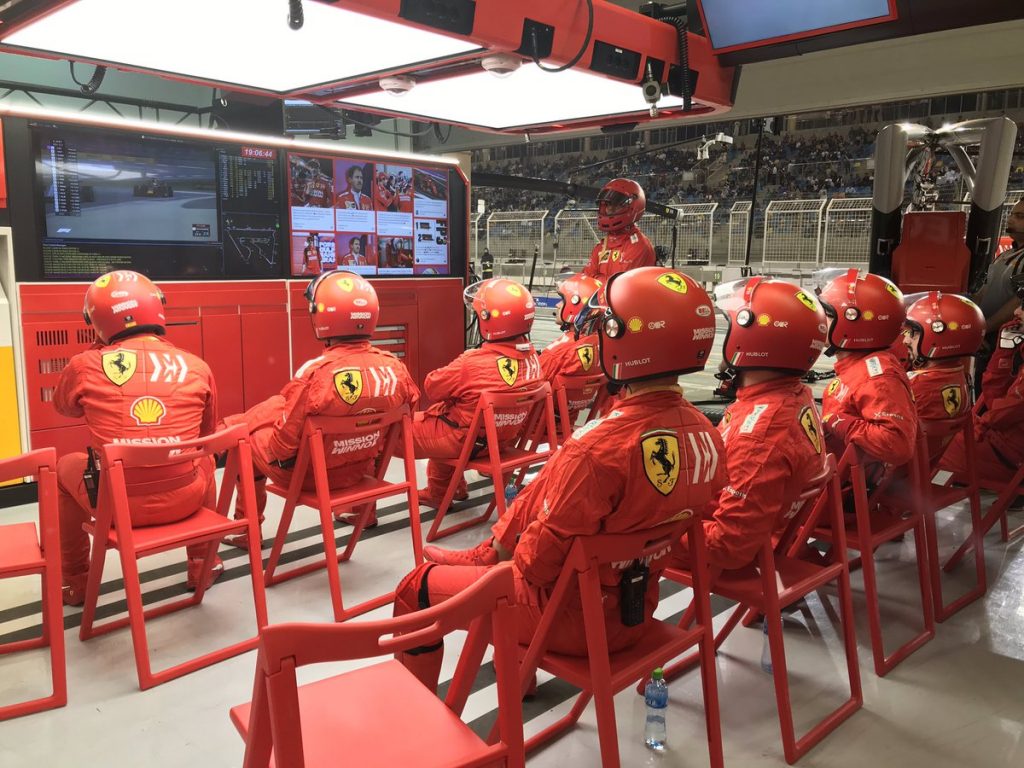 Last car is on the grid: Ferrari