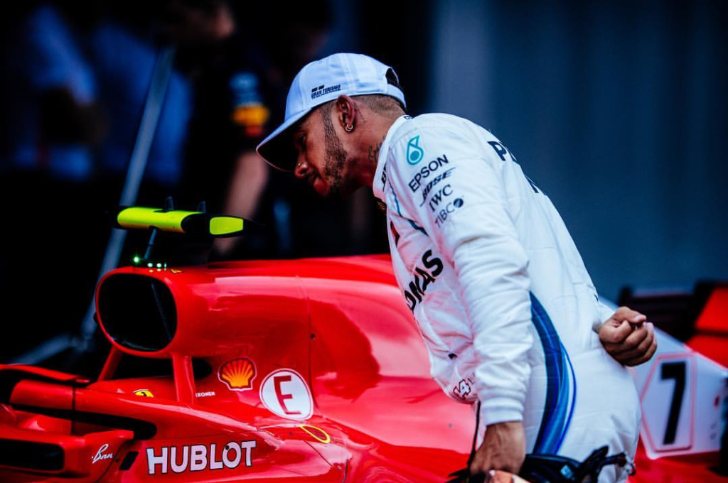 Hamilton snobba la Ferrari: con la Mercedes per continuare a vincere