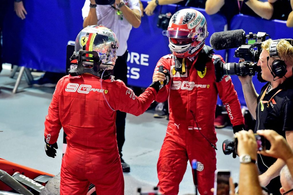 Ferrari a due punte per cavalcare l'emozione