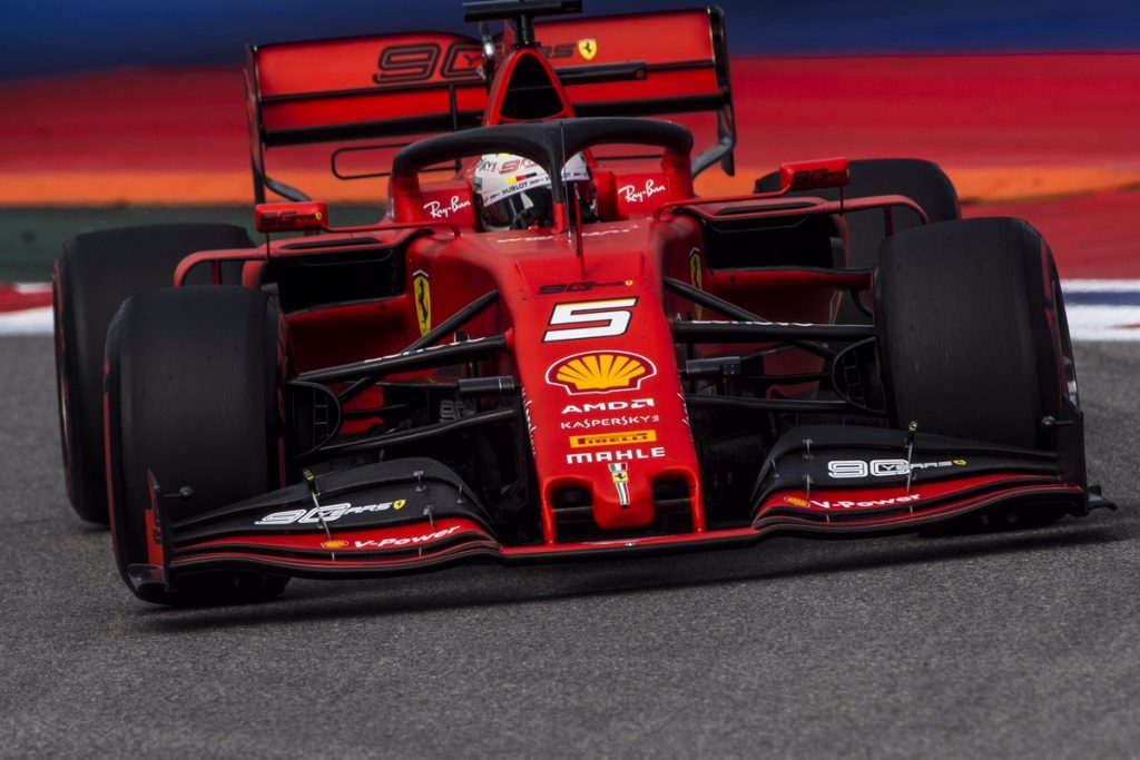 Leclerc vs Vettel: tensioni via radio
