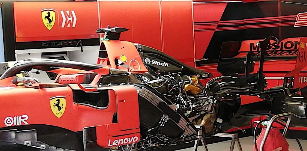 Verstappen accusa, Binotto replica: è guerra tra Red Bull e Ferrari