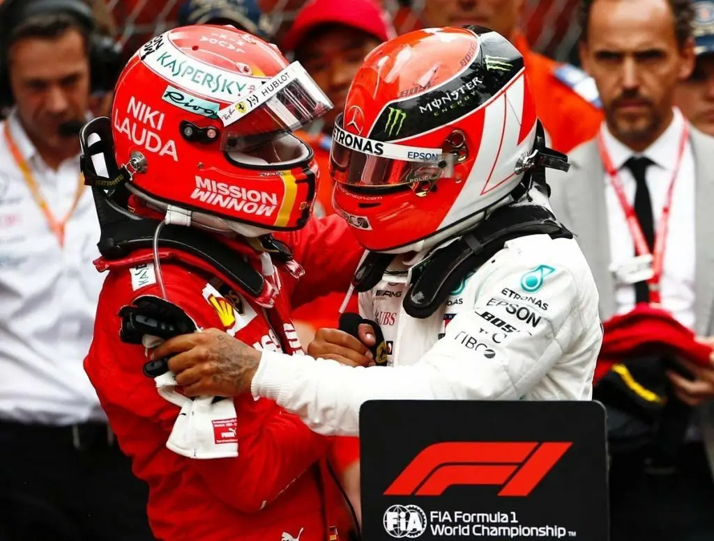 Vettel: "La norma sui caschi è una me*da importante..."