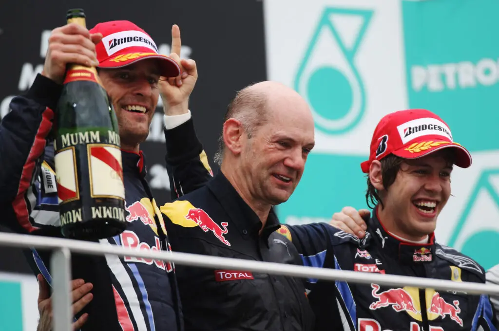 Villeneuve spinge Vettel in Red Bull