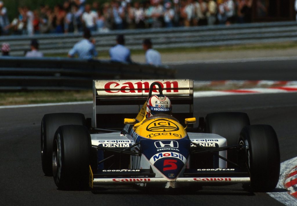 Nigel Mansell alla guida della Williams W11 nel corso del GP Portogallo 1986
