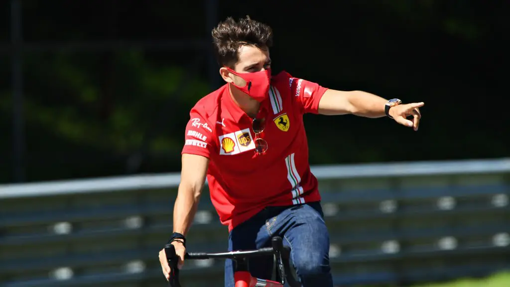 Ferrari, Charles Leclerc in bici lungo il tracciato austriaco