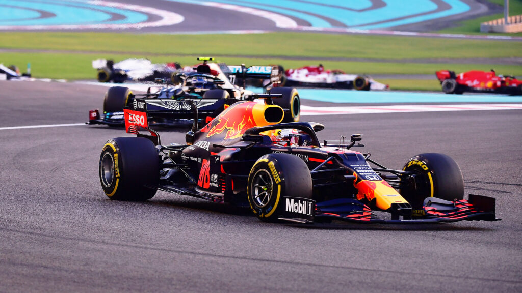 Verstappen sprona la squadra: "Competitivi sin da subito"