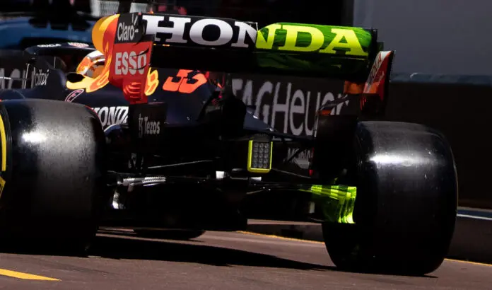 Mercedes - Red Bull: è scontro totale sulle flexi-wings. Ma entrambe hanno ragione