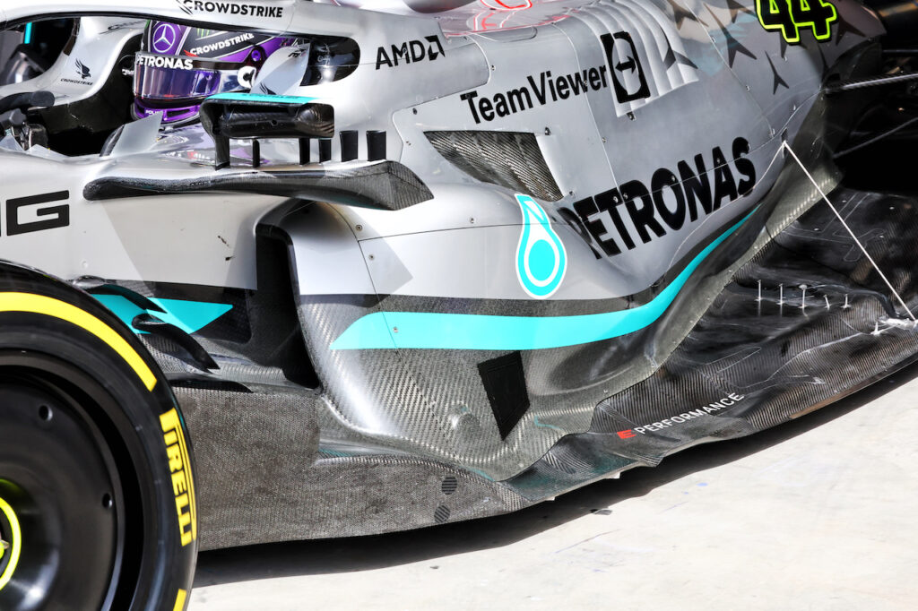 F1, i sidepod della discordia della Mercedes W13 E Performance