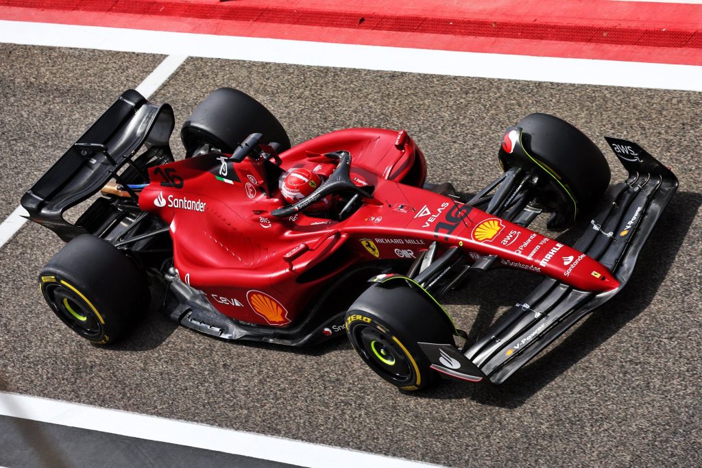 F1, Charles Leclerc alla guida della Ferrari F1-75