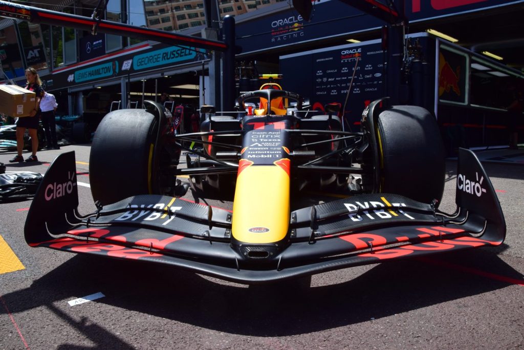 F1, vista frontale della Red Bull RB18 