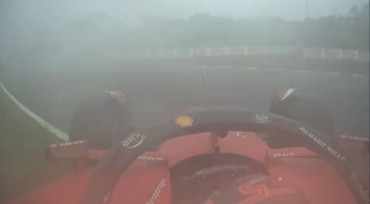 F1, l'onboard di Carlos Sainz (Scuderia Ferrari) out al GP di Suzuka 